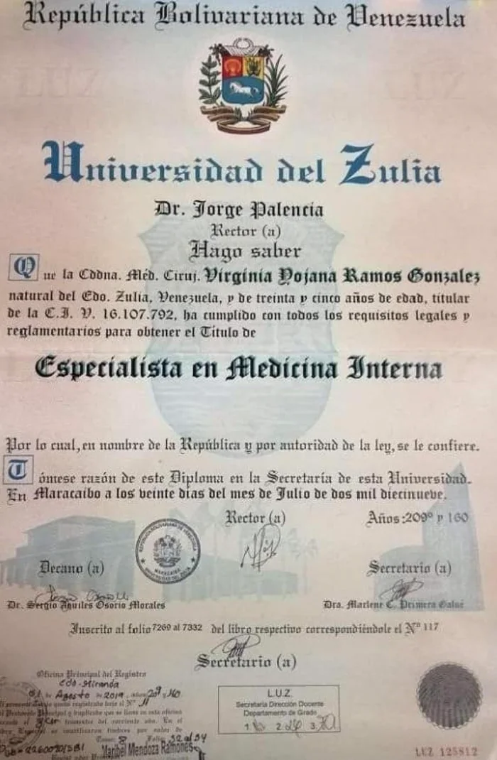 Título de Especialista en Medicina Interna — Universidad del Zulia, Venezuela