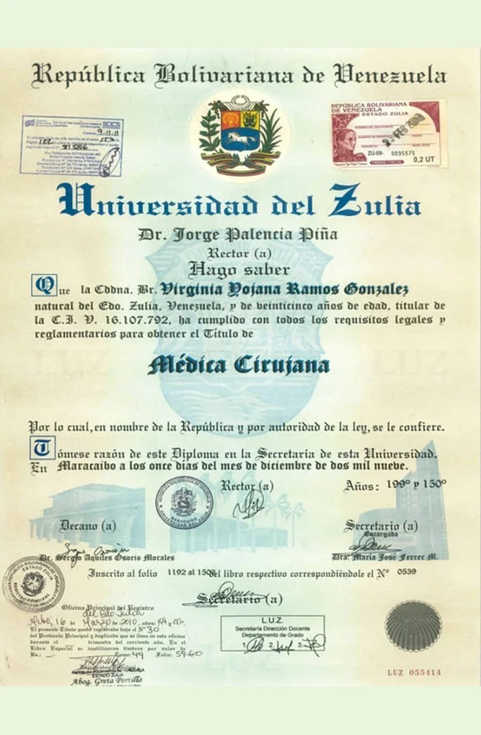 Título universitario de la Dra. Virginia Ramos González